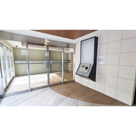 五条駅前-2　エントランス①
