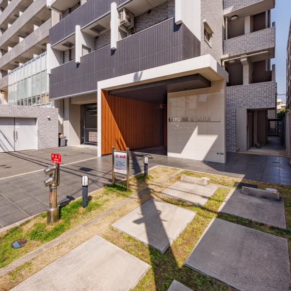江坂駅前(1000703)　外玄関①